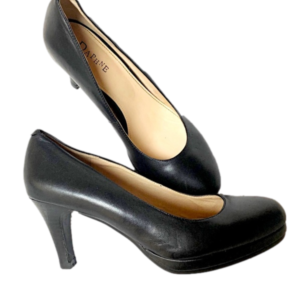 DAPHNE- Gorgeous Black Leather Pumps